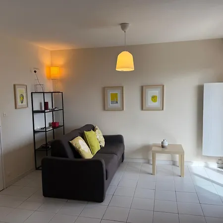 Apartment En Front De Avec Balcon Saint-Raphaël