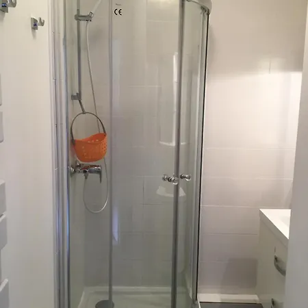 شقة En Front De Avec Balcon