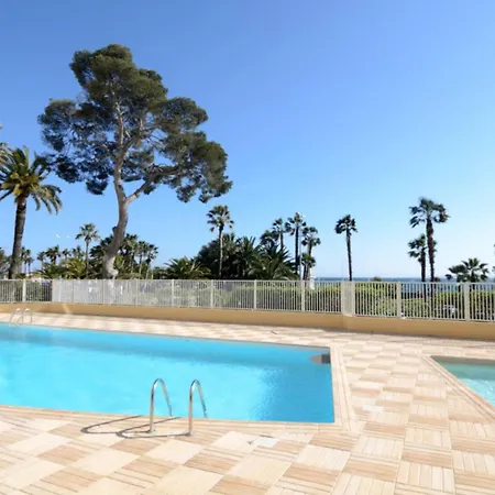 Apartamento En Front De Avec Balcon Saint-Raphaël