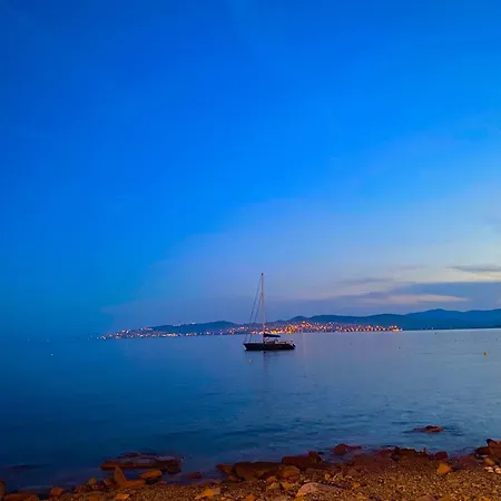 公寓 En Front De Avec Balcon Saint-Raphaël