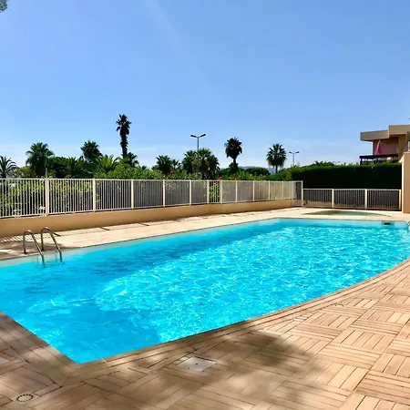 En Front De Avec Balcon Apartmán Saint-Raphaël