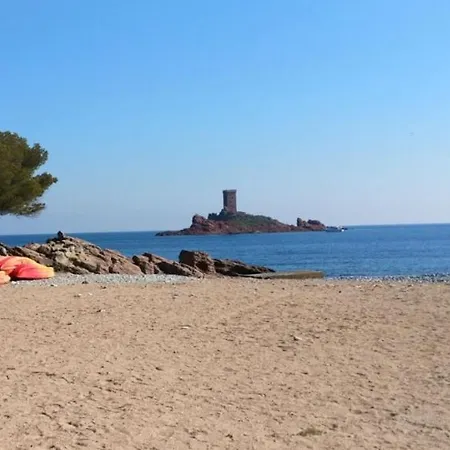 公寓 En Front De Avec Balcon *