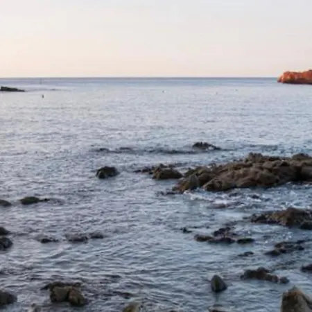 Apartamento En Front De Avec Balcon