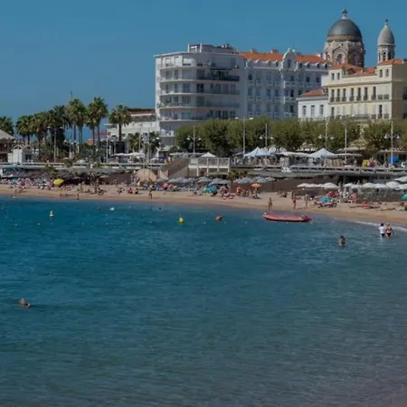 En Front De Avec Balcon *