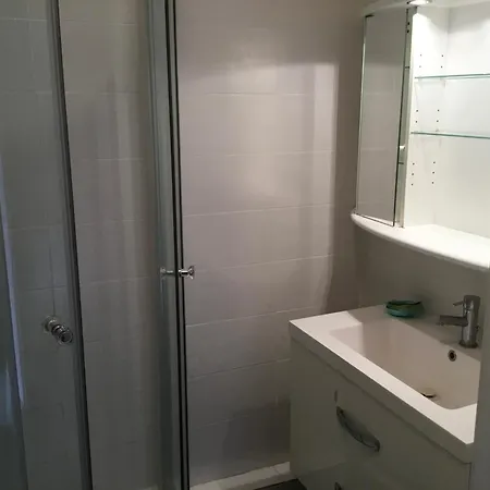 En Front De Avec Balcon *