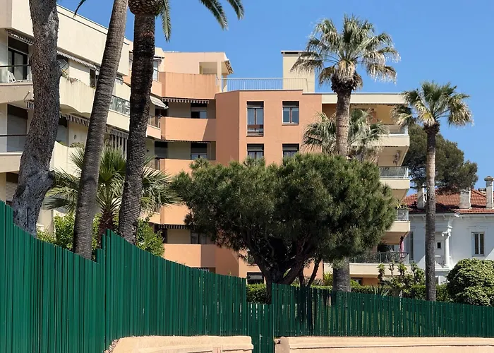 Апартаменты En Front De Avec Balcon *